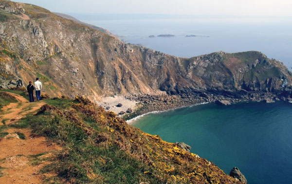 To book simply call 0800 009 6688